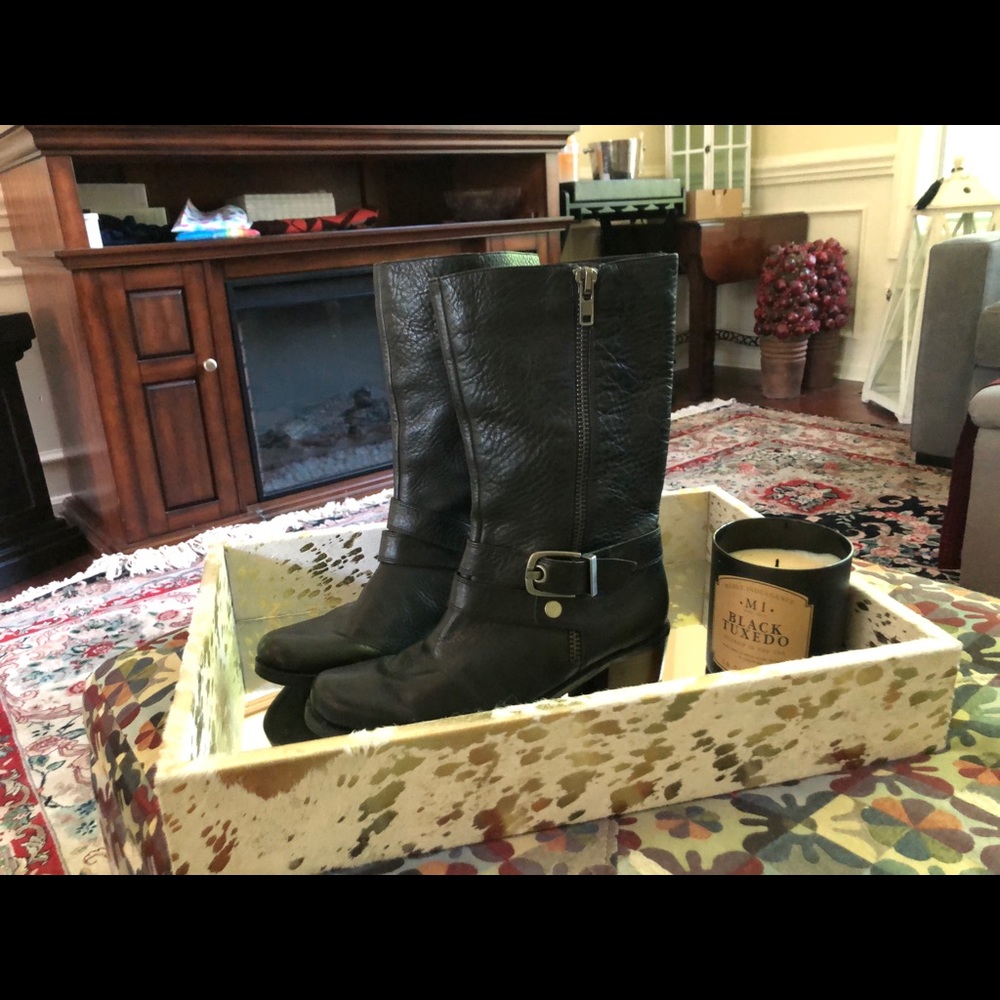 Mid calf leather boots ~ Super Cute